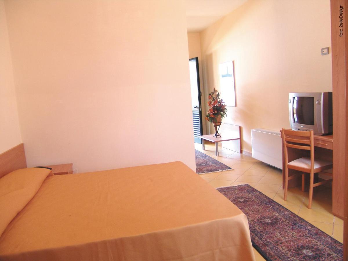 Laurito Resort & Spa 奥里亚 外观 照片